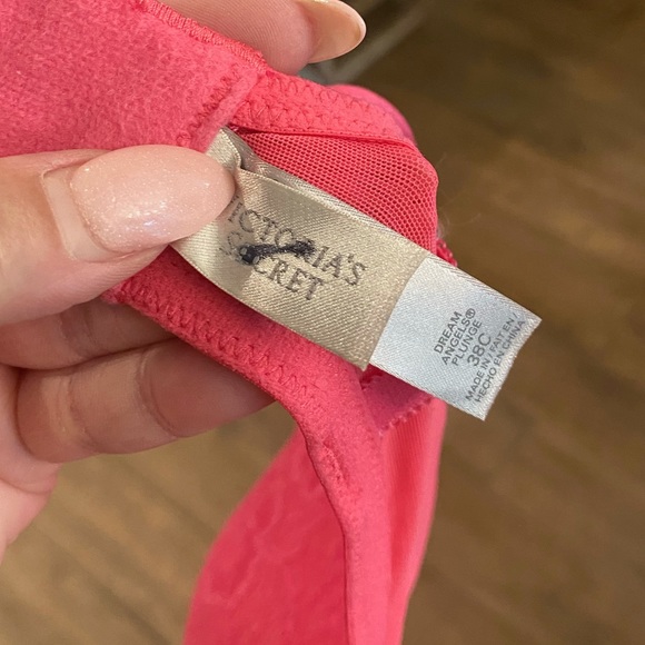 Victoria’s Secret Push Up - Picture 3 of 4